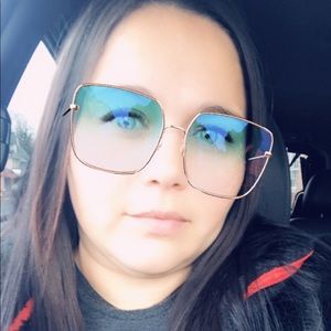 Meet your Posher, Nilsa